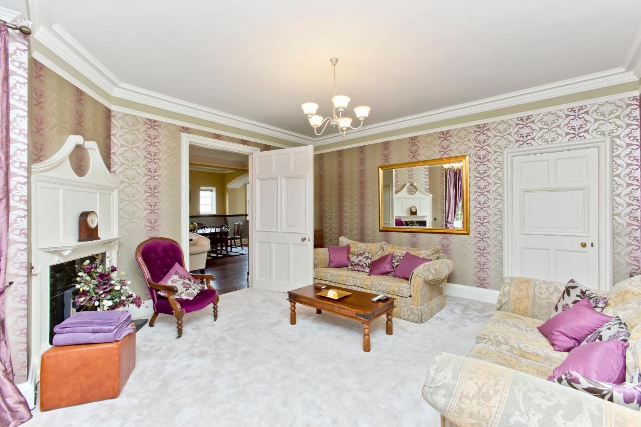 Luxury 3-Bedroom Apartment With Stunning Views At Ramsay Garden 에든버러 외부 사진