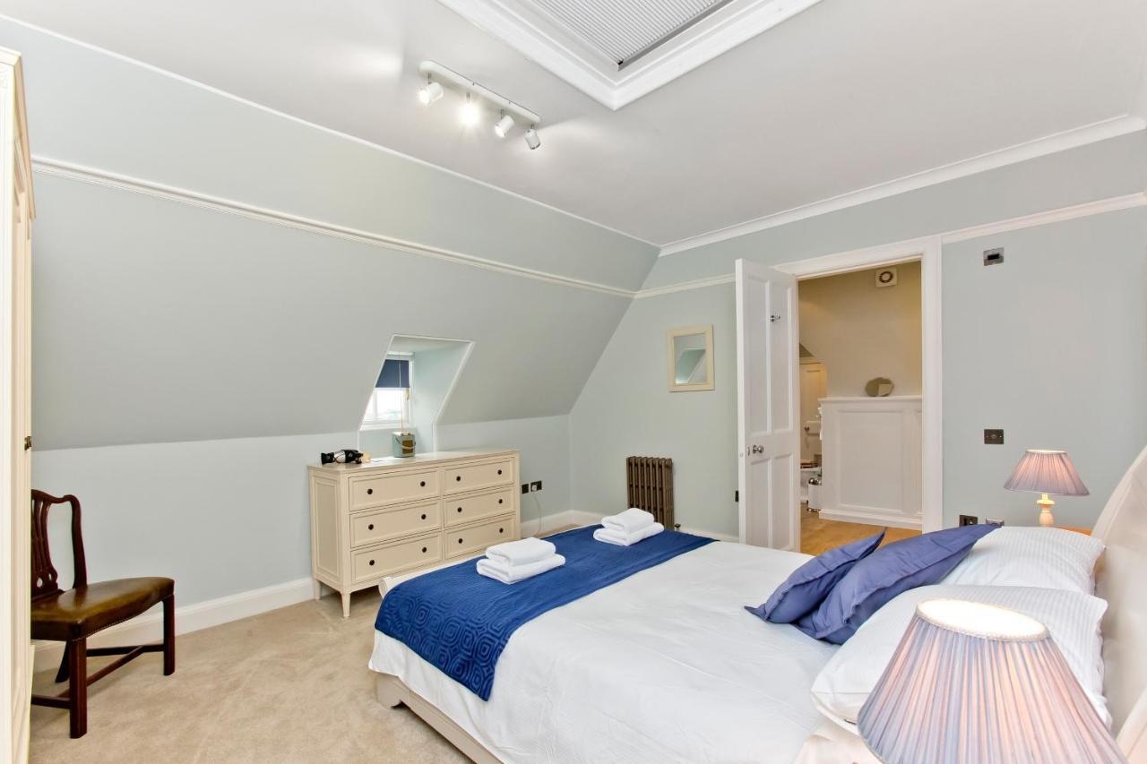 Luxury 3-Bedroom Apartment With Stunning Views At Ramsay Garden 에든버러 외부 사진